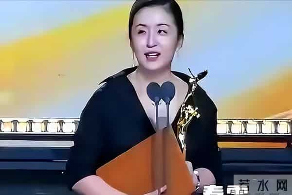 陪睡陪玩只是冰山一角!袭警、集体嫖娼、舔手指,各个离谱且意外