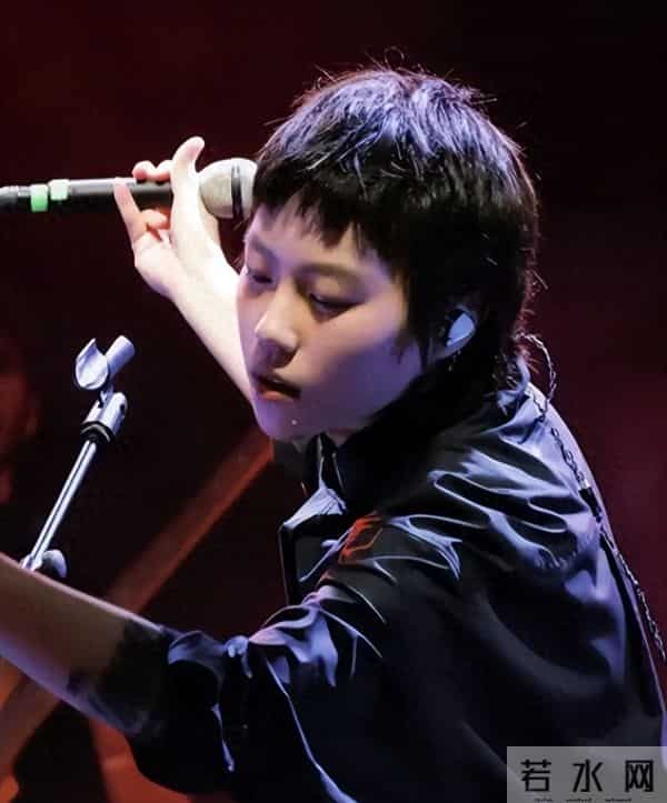 王菲也没想到,“被曝同居”的28岁女儿窦靖童,会走上她的来时路