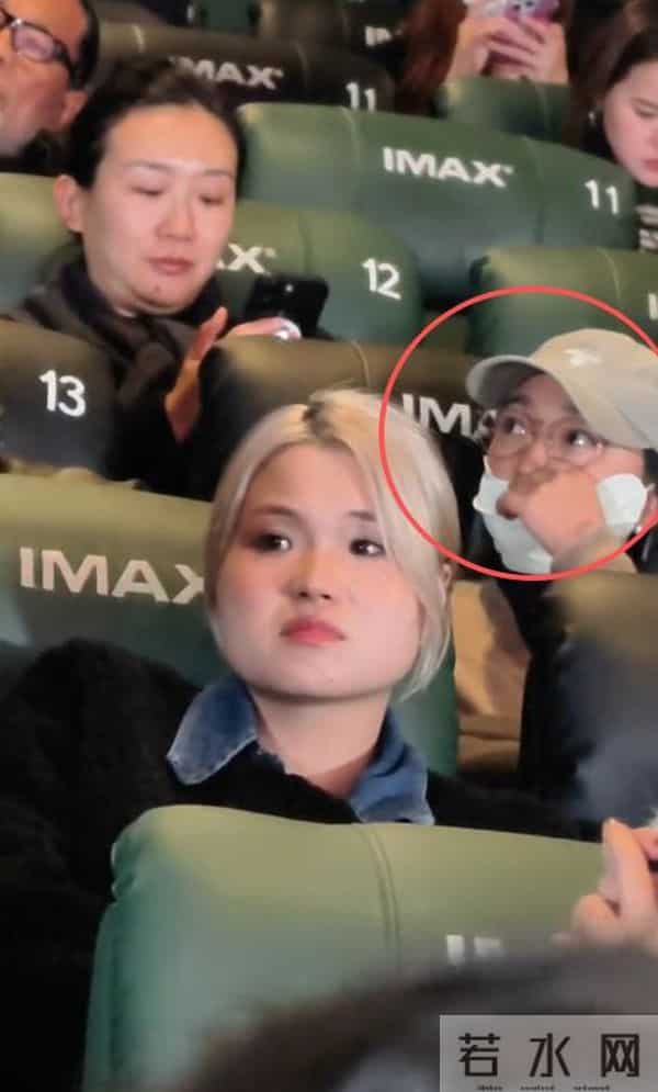 51岁的周迅是一位“实力派演员”,出演的角色都十分出彩