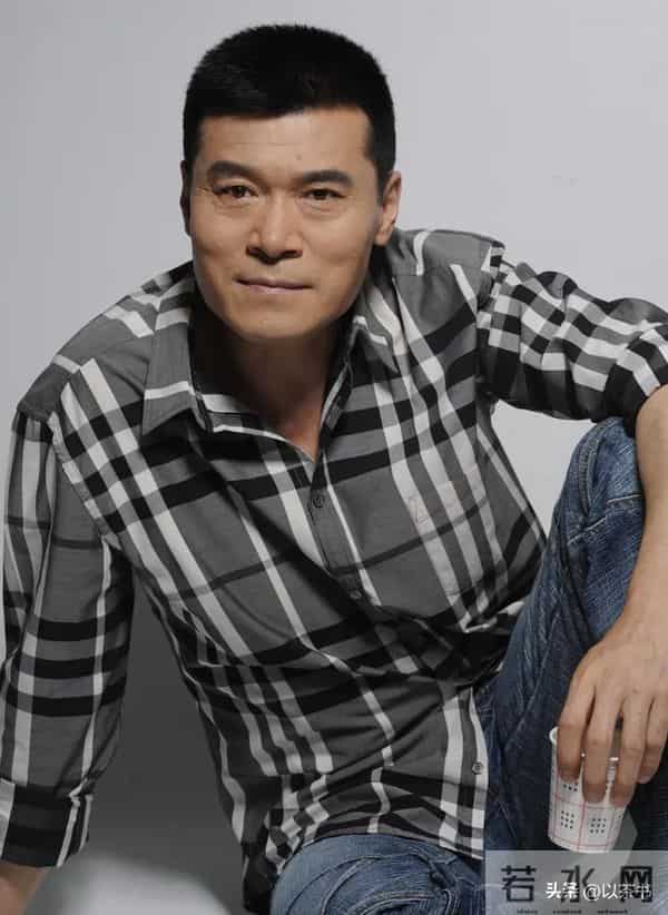 65岁演员赵恒煊现状：仍坚持拍戏，婚姻幸福，感谢妻子早年资助