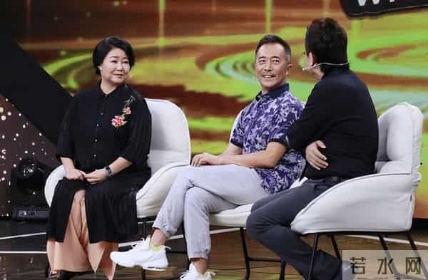 著名演员郑晓宁:曾为爱离婚,49岁再婚娶小娇妻,50岁终当爹