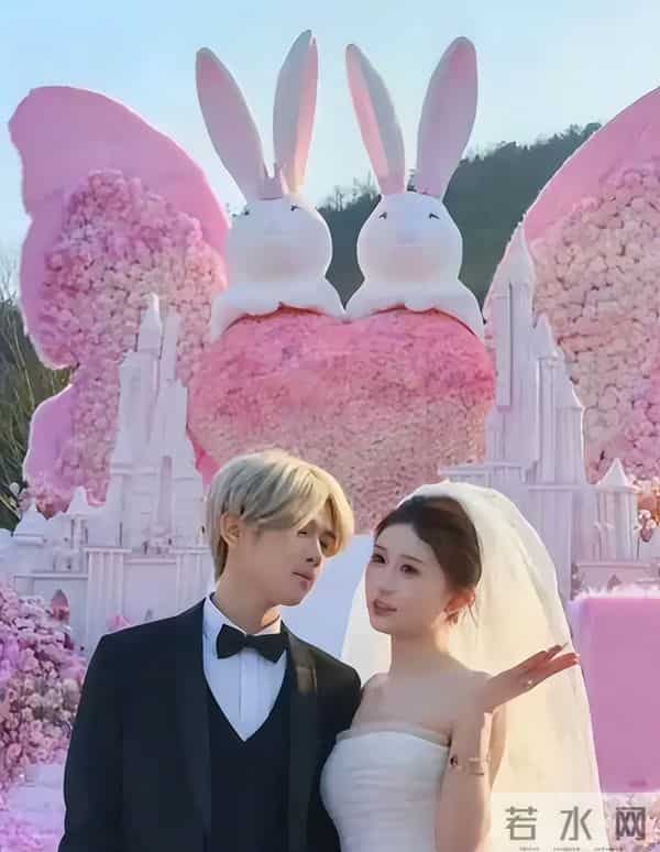 太突然！鹿哈官宣领证，3个月前已订婚，全网恭喜，终于等到这天