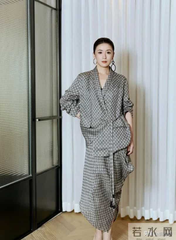 官媒点名秦雯没几天,令人担心的事接连发生,遭殃的何止冯绍峰