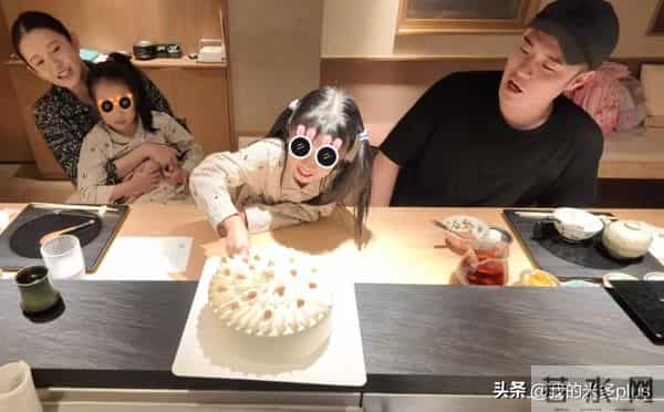陈赫女儿9岁生日，张子萱出场撒糖，婆婆一脸慈爱，五口人超幸福