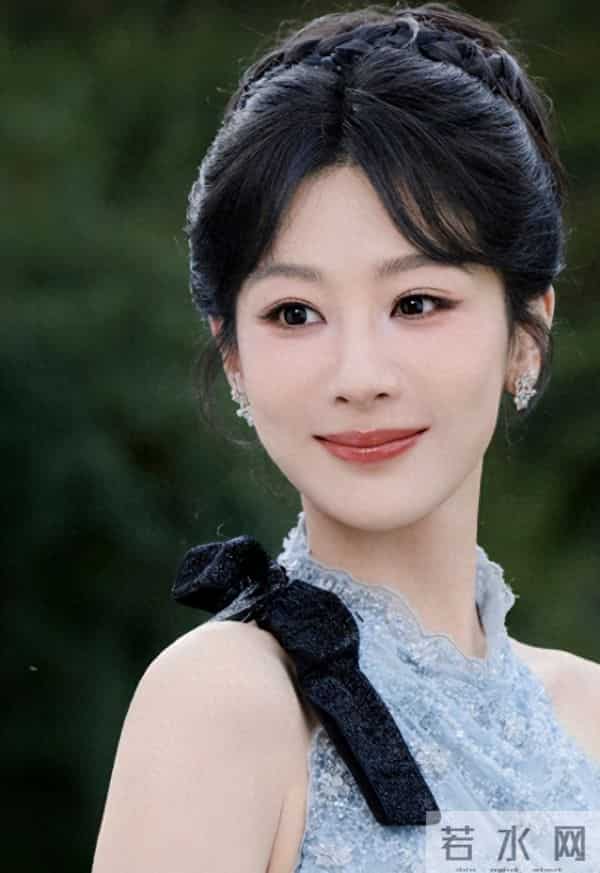 没想到，杨紫33岁生日这天，李现竟因一个特殊举动，实现口碑暴涨