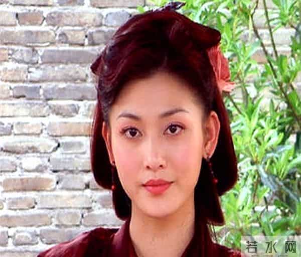 拍一部戏换一个女友,不雅照轰动香港,最后却娶了个“黑料网红”