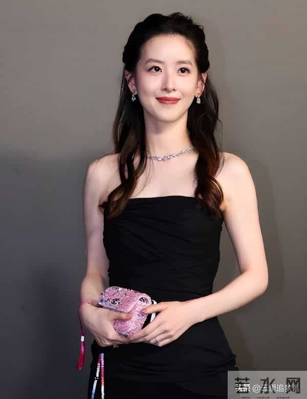 藏不住了，31岁章泽天高调官宣好消息，活成了自己喜欢的样子！