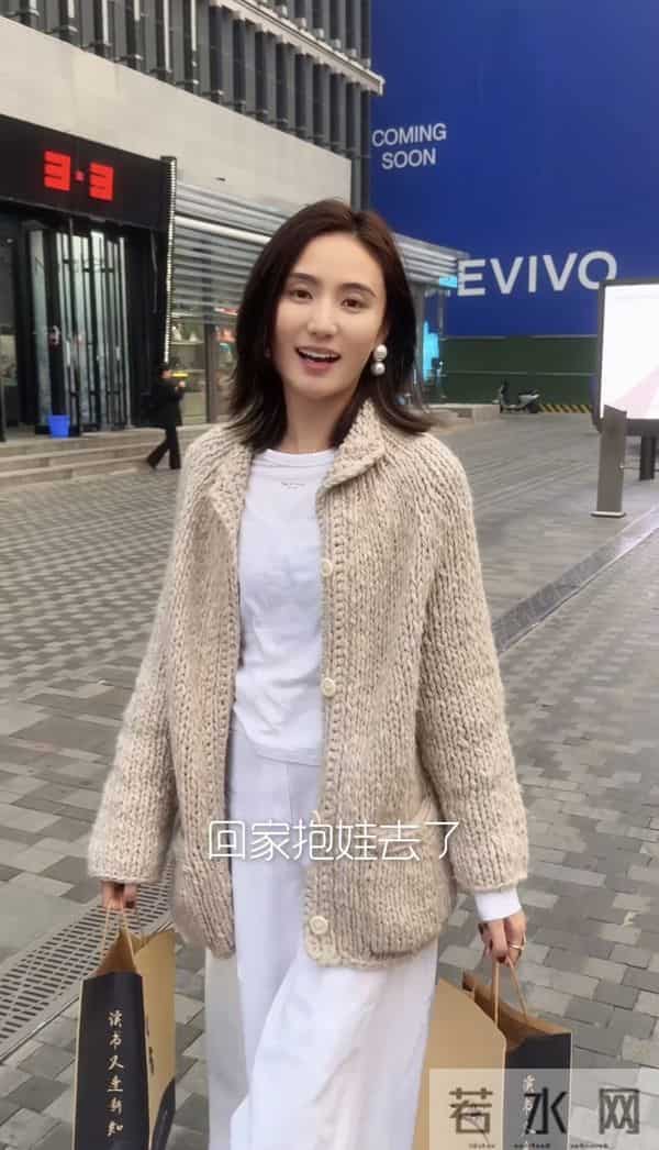 和李亚鹏离婚后海哈金喜谈享受孤独,首度提到女儿近况