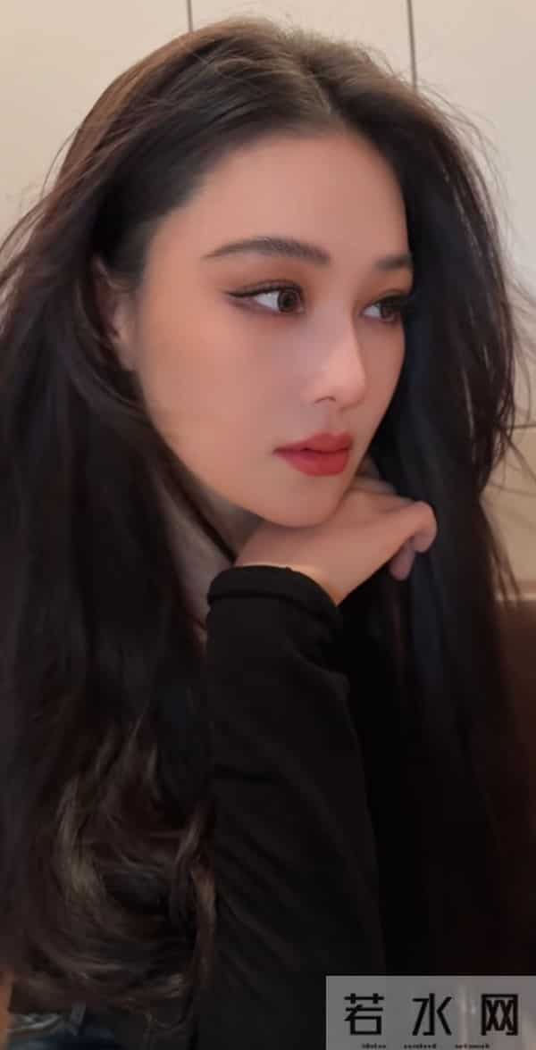 嫁给何捷以后的张馨予感觉比以前漂亮了，越来越美，越来越柔和了