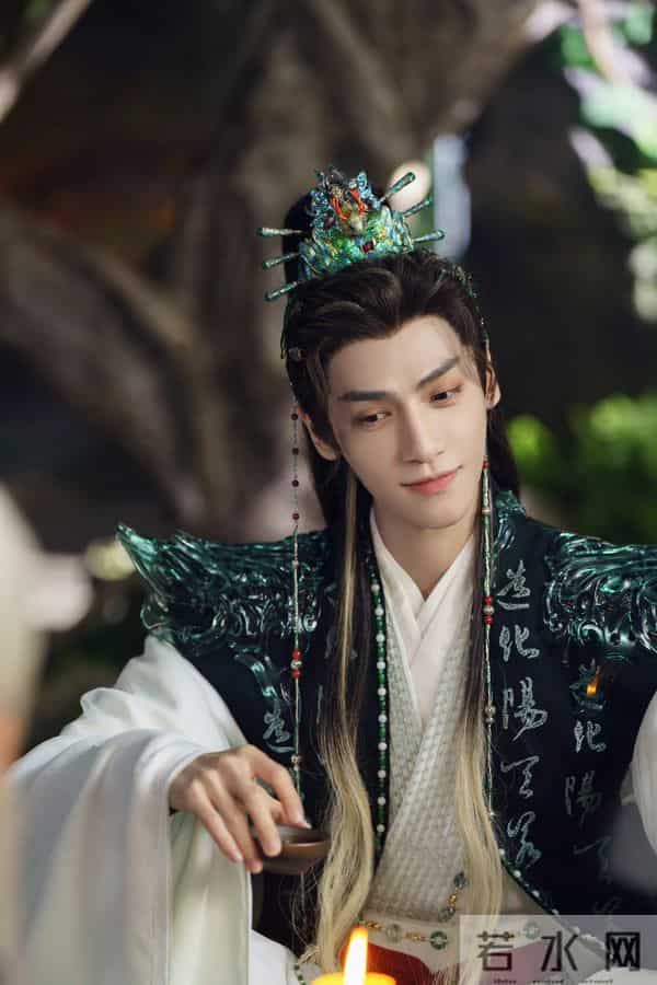 11.6娱乐瓜：杨紫 易烊千玺 李现 迪丽热巴 孟子义 罗云熙 丁禹兮 韩东君