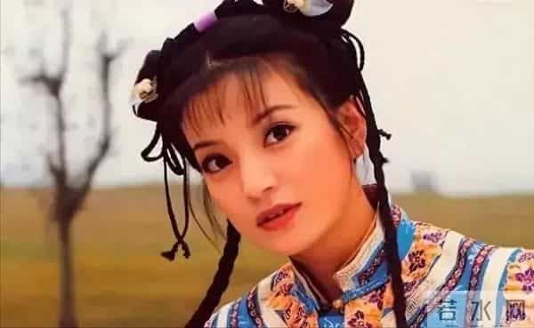 封杀4年,49岁赵薇近照模样大变,胃癌传闻真相大白,难走回头路