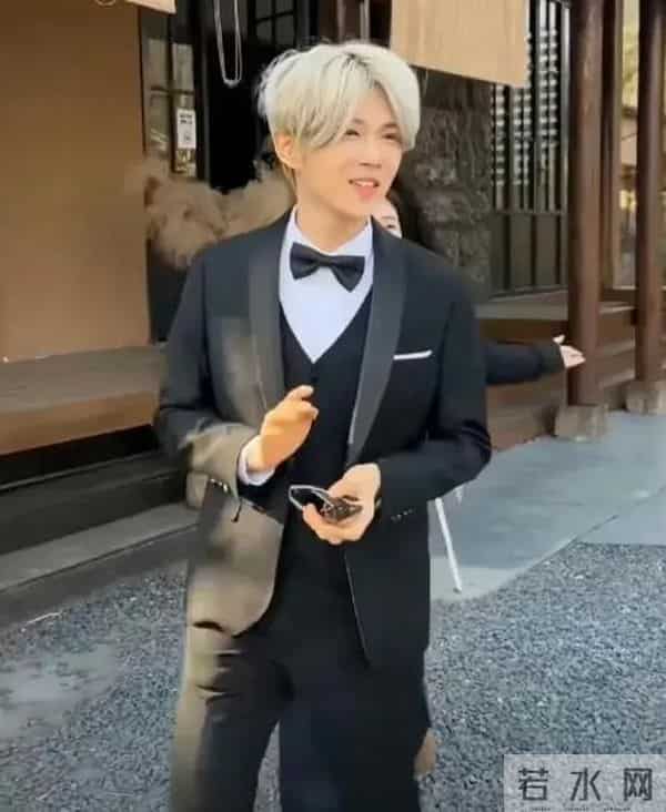 太突然！鹿哈官宣领证，3个月前已订婚，全网恭喜，终于等到这天