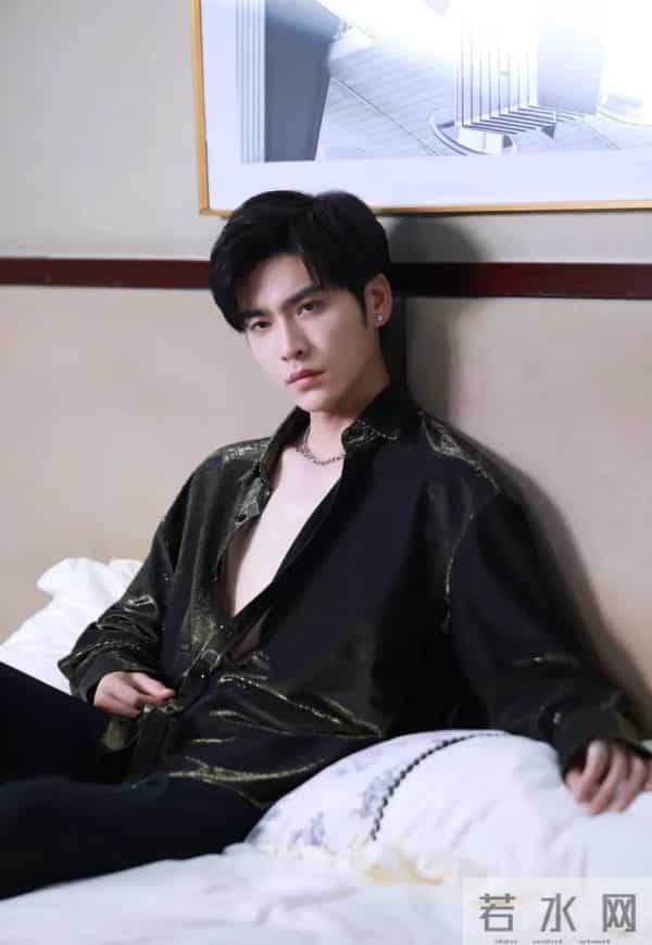 红果大会阵容太强了,王皓祯终于露面,官宣阵容居然都是老熟人!