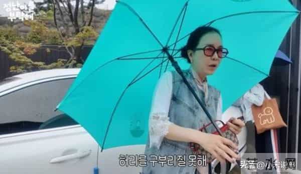 韩国女星54岁仍未婚，住酒店8000元一晚，坦言：没孩子钱留着干嘛