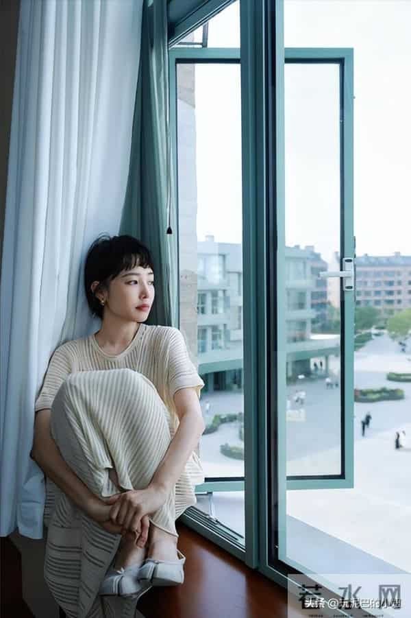 连爆2大行业瓜!大花回应只字不提影帝,阔太倒油导演,都不装了