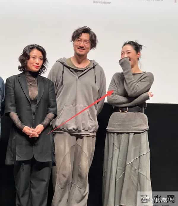 娱乐圈炸穿了!王家卫录音曝潜规则后,又一女星自曝被扒