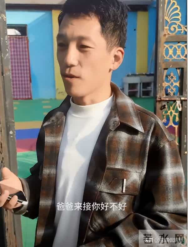 李超群删掉向皮一哥道歉视频,不回应网友评论,安心带安娜上学