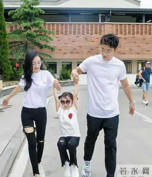 “红杏出墙”！这5位给老公戴帽子的女星，简直堪比现代版潘金莲