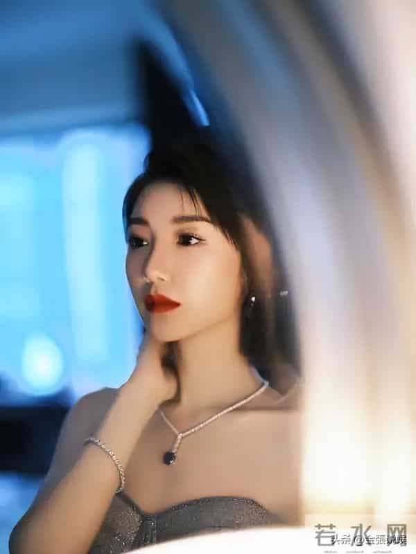 与陈晓闪婚领证传闻真相大白1个多月,毛晓彤近况曝出,并不意外