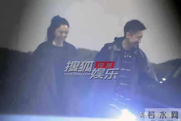 佟大为关悦现身董璇生日会，张维伊送酒窝上车， 佟丽娅满面红光