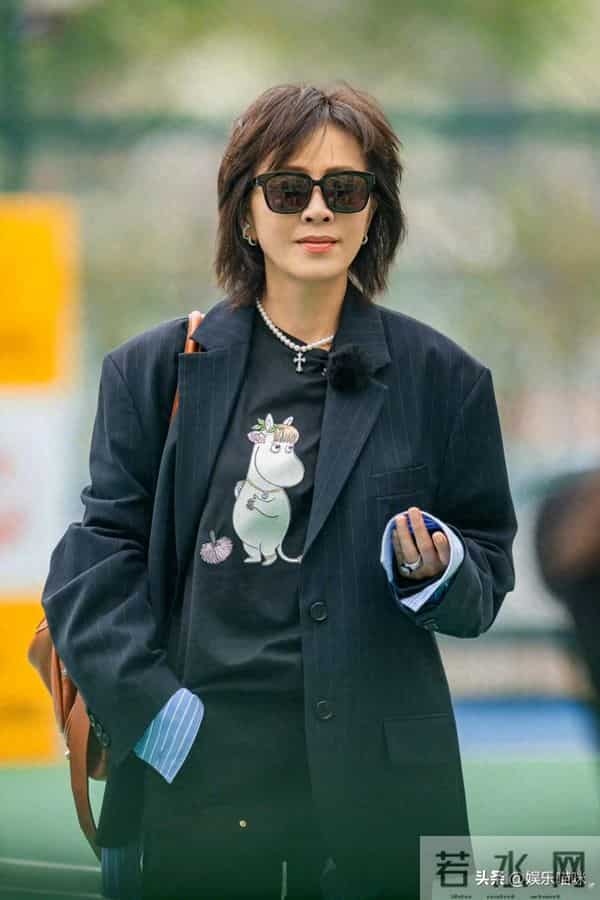 分手后只字不提梁朝伟！输给刘嘉玲后才发现，原来她们不是同类人