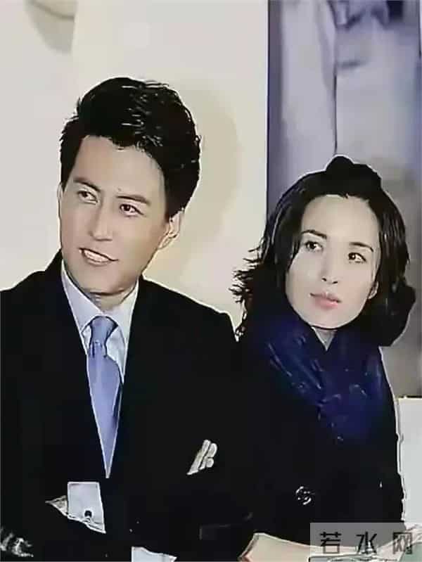 靳东夫妇同框太炸!老婆颜值气质双杀,这才是真郎才女貌天花板