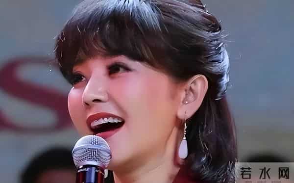 51岁主持人方琼:嫁给电视台领导,21岁儿子不仅长得像她还是学霸