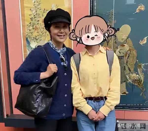 59岁蒋雯丽现状,定居英国,又瘦又老,粉丝惋惜:一代女神也老了