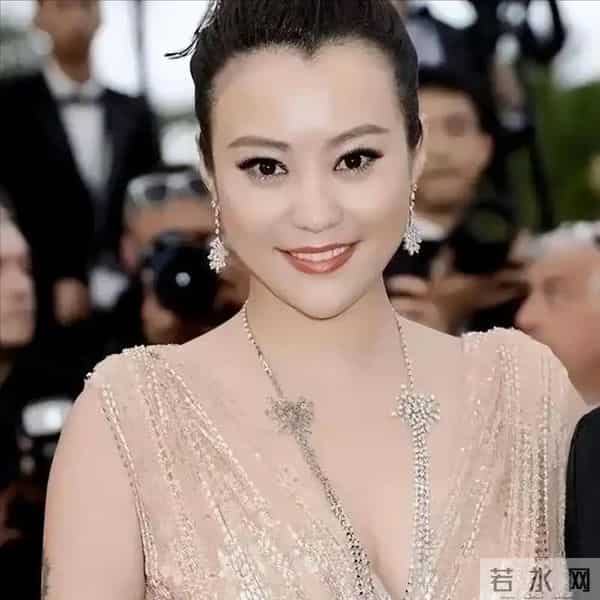 辛芷蕾不忍了！疑似6连问回击郝蕾，顺手替王传君出了口“恶气”