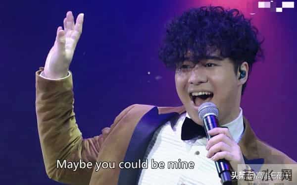 他曾因长胖被嘲,减肥变爆炸头帅哥,今成谢霆锋师弟猛晒腹肌!