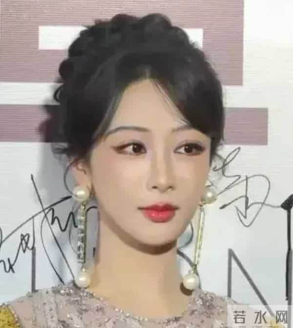 “面部塑料感重”发酵3天后,杨紫更新新动态,宋丹丹的话遭反转