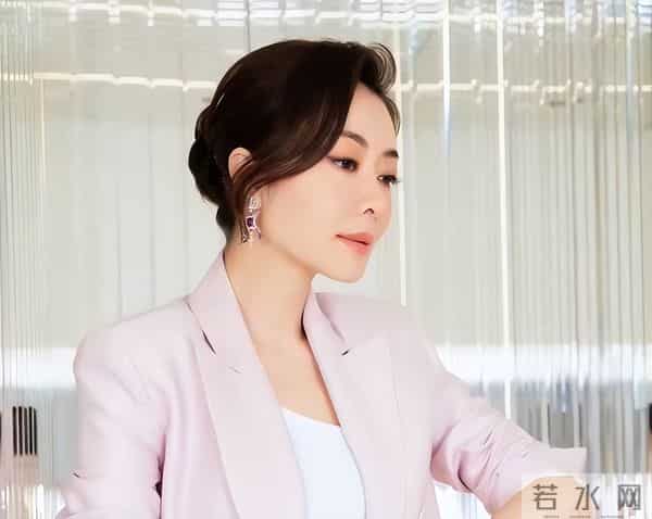 她被骂“靠身体上位”,被“天王”郭富城暗喻“破鞋”不敢回击