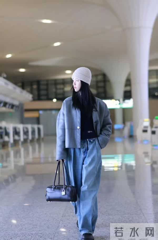 清冷知性风的天花板!陈都灵机场生图曝光,这身造型又鲨疯了