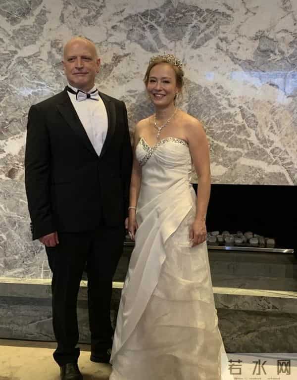 无法无天!刘家良骨灰被盗,内置陪葬品曝光,波及梅艳芳、张国荣