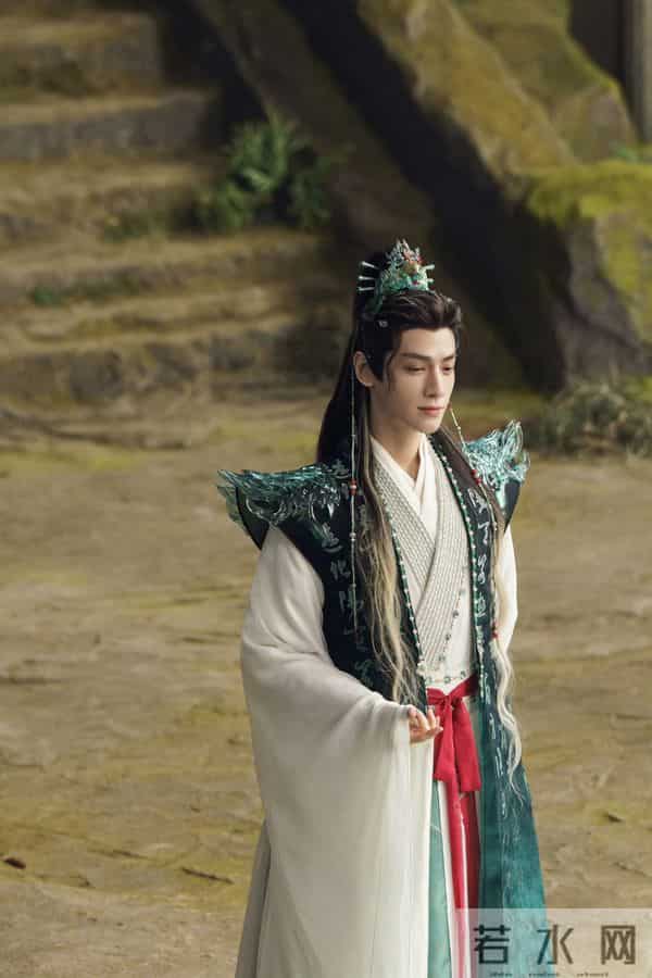 11.6娱乐瓜：杨紫 易烊千玺 李现 迪丽热巴 孟子义 罗云熙 丁禹兮 韩东君