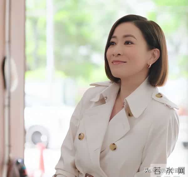 气场弱就别霍霍新闻女王2?眼神空洞 像软柿子,还是回综艺卖惨吧