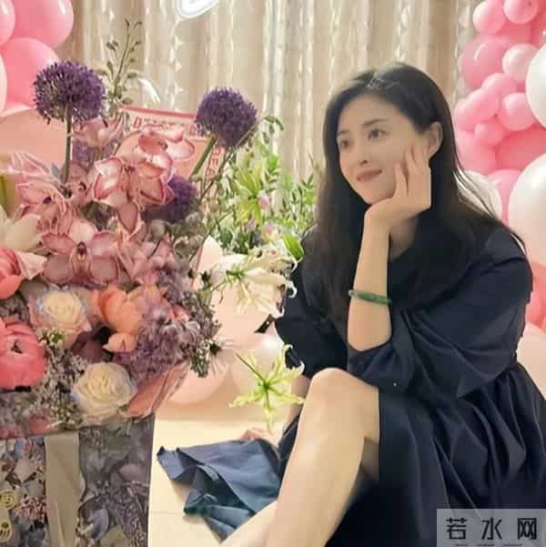 大S离世3个月后,42岁暴瘦脱相毫无美感的蒋欣,给所有人提了个醒