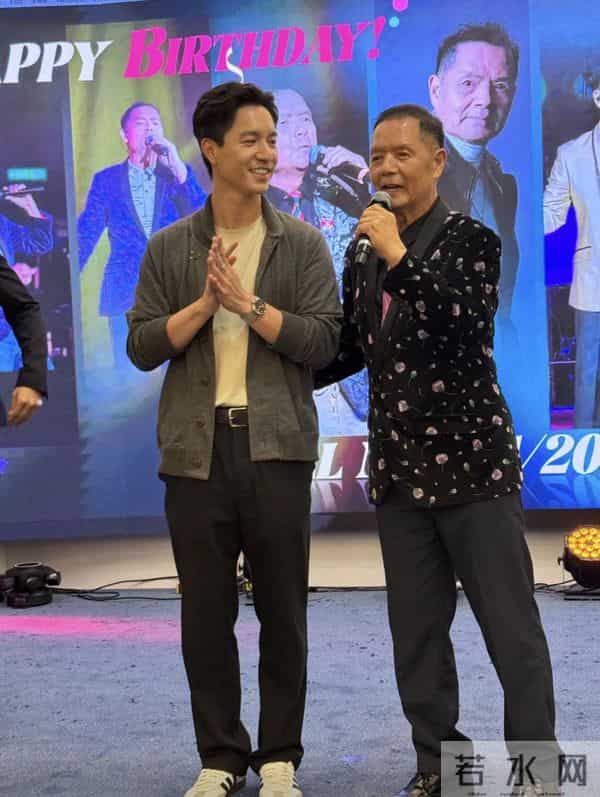 TVB艺人74岁大寿设宴27桌,妻儿陪伴上台切蛋糕,四个儿子来了仨