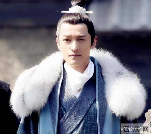 王家卫"录音门事件"才过几天，胡歌官宣喜讯，原来他们不是一路人