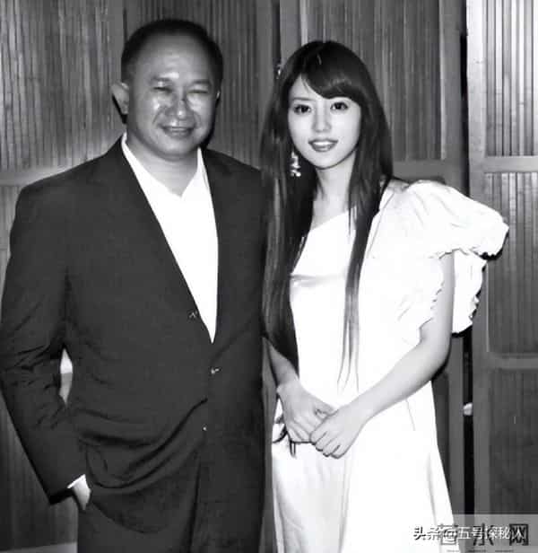 她是隐藏最深的富婆,童颜巨乳躺赚上亿,21岁打败王菲却主动过气