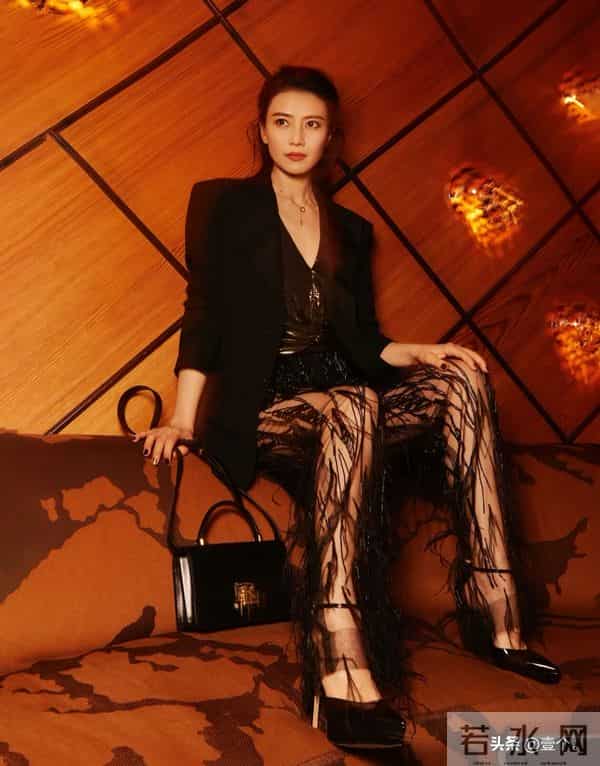 高圆圆岁月偏宠的颜值,媚而不俗的氛围感谁顶得住!