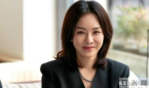 韩国女星54岁仍未婚，住酒店8000元一晚，坦言：没孩子钱留着干嘛