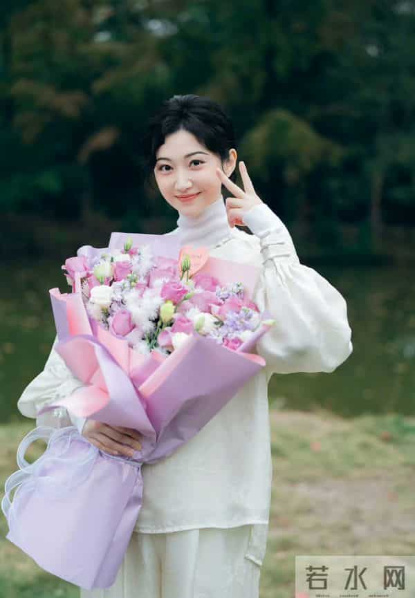 11.6娱乐瓜：杨紫 易烊千玺 李现 迪丽热巴 孟子义 罗云熙 丁禹兮 韩东君