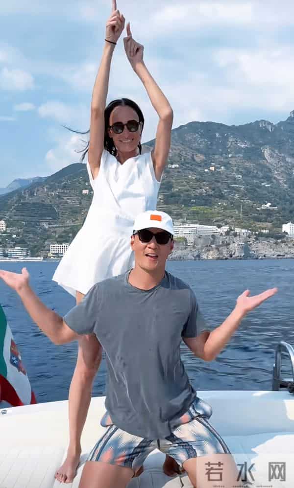 吴彦祖与混血妻子同一动作打卡多地景点，搞笑又甜蜜浪漫！