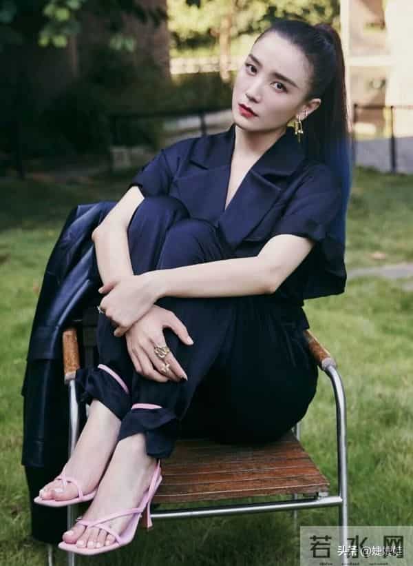 有种“夺命的刀”,叫宋佳的腰;有种“夺人的魂”,叫宋佳的臀