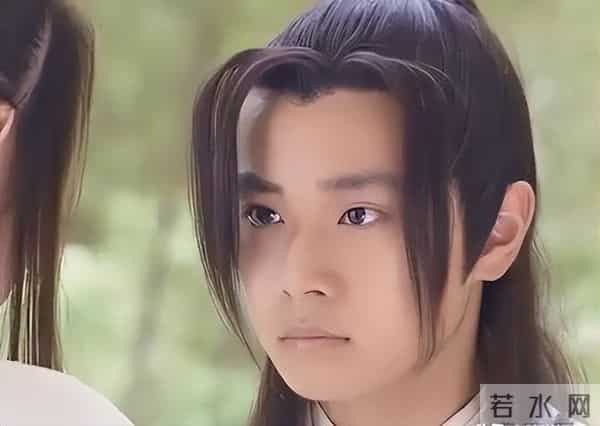 蓝盈莹新恋情曝光!深夜密会神秘男子共享蛋糕,网友称审美下滑