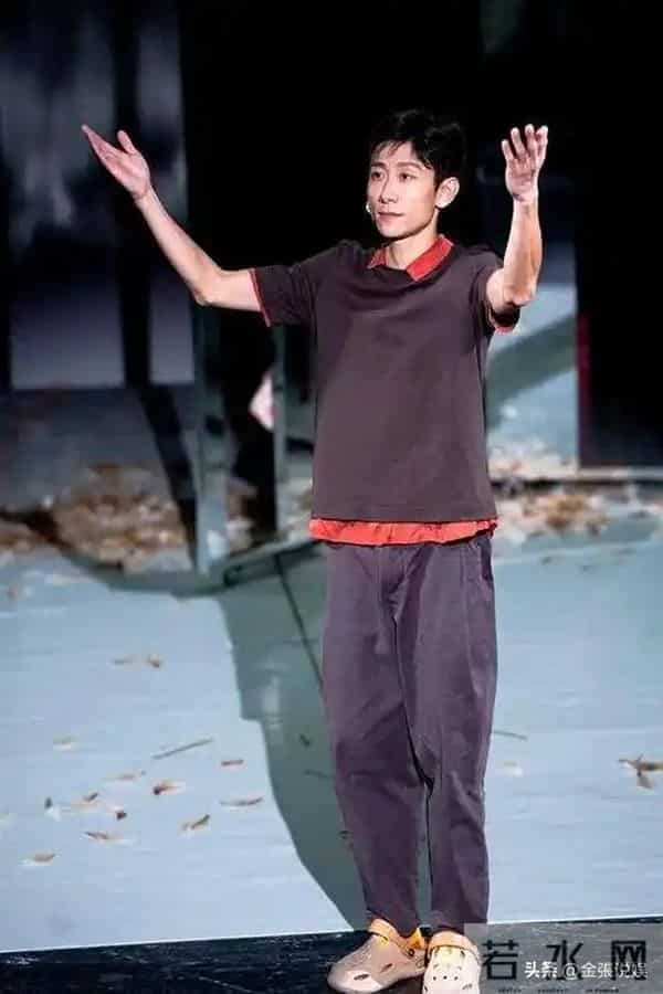 被"发腮"的张一山惊艳,33岁终于长开,网友:杨紫得避嫌了