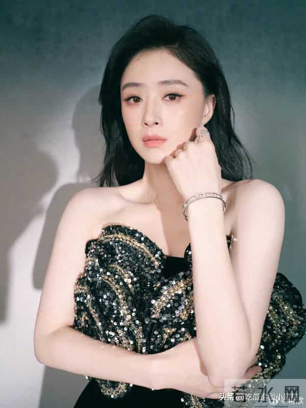 蒋欣 皮肤雪白光彩照人 天鹅颈超吸睛 果然瘦了更美