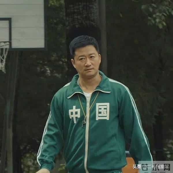 吴京深夜发文，短短4个字就让网友炸开了锅，担心的事还是发生了