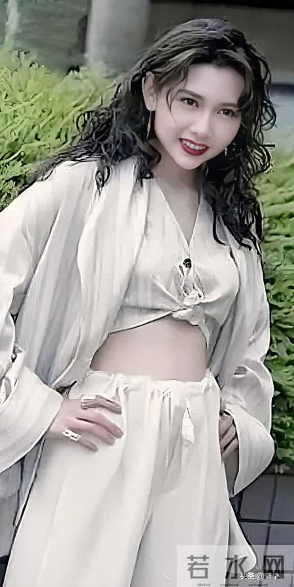 岁月只给她加了优雅，没减半分风情～蔡少芬